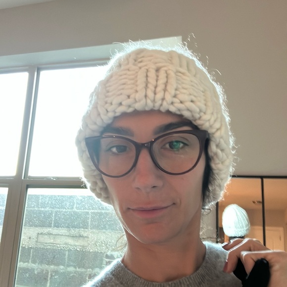 Handmade Merino wool hand knited chunky beanie one size Snow color - Picture 4 of 9